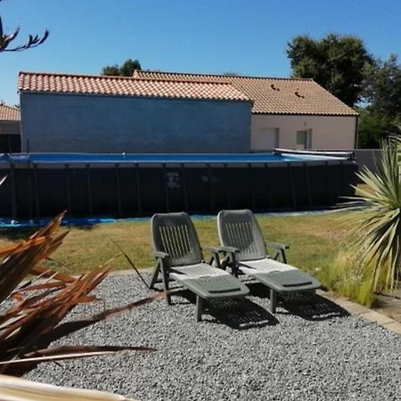 Grande maison avec jardin Chauvé Extérieur photo