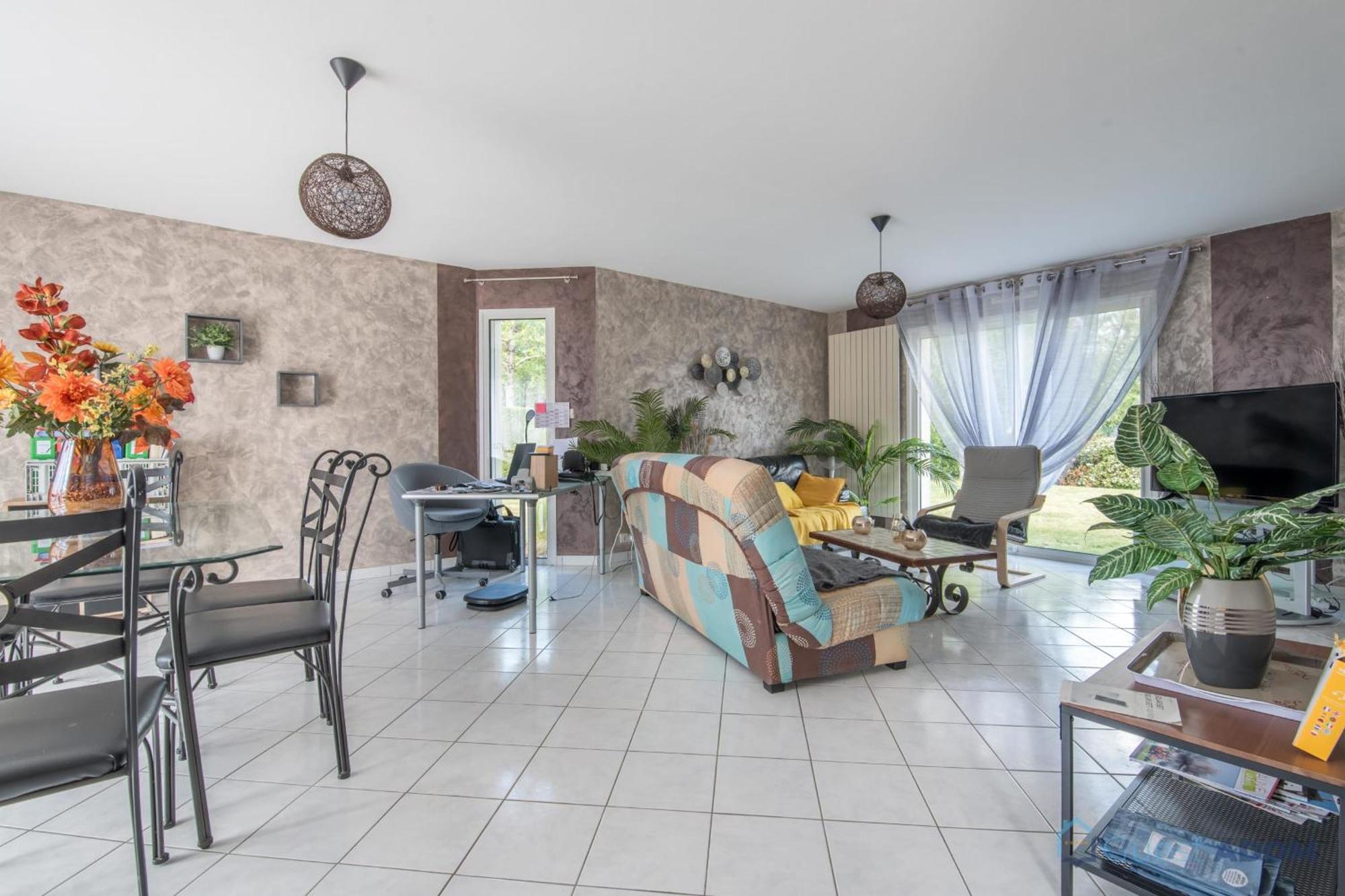 Grande maison avec jardin Chauvé Extérieur photo