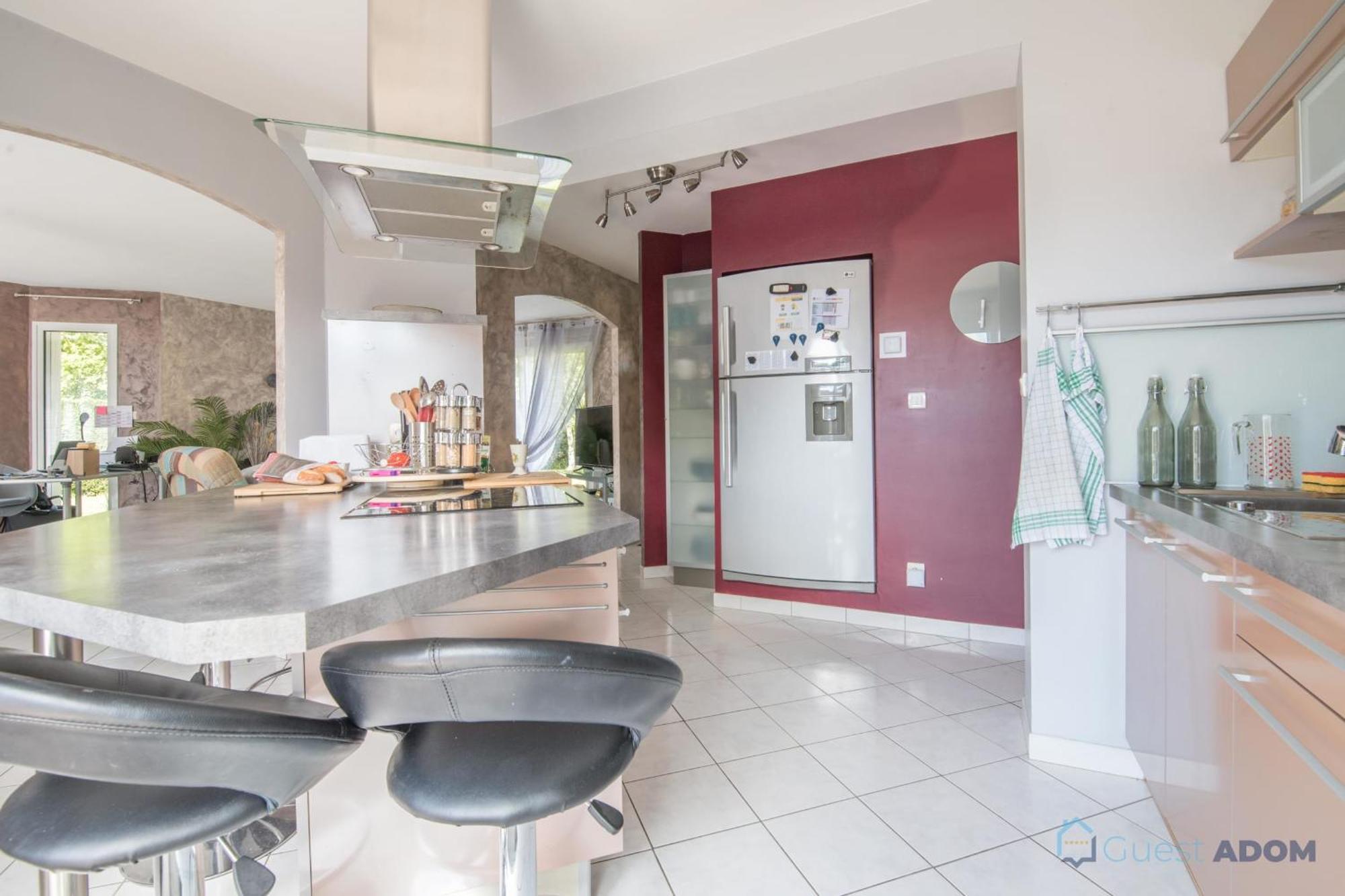 Grande maison avec jardin Chauvé Extérieur photo